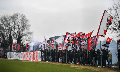 Μίλαν-Ίντερ: Οπαδοί στην προπόνηση των «ροσονέρι» ζήτησαν τη νίκη (photos+video)