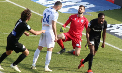 ΠΑΟΚ: Η αντίδραση του Πάμπλο στο γκολ του Μπάμπα και η αγκαλιά στον Ουάρντα! (video+photos)