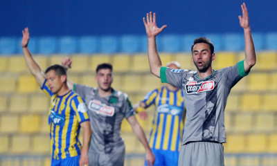 Εχασε τα άχαστα και... Χεζονομάνια!