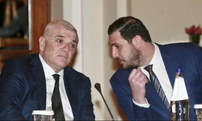 AEK: Μένει μέχρι να φύγει ο Λυσάνδρου - Δεκτή η παραίτησή του