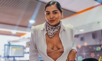 Κολομβιανή ραδιοφωνική παραγωγός πόζαρε γυμνή για χάρη του αγαπημένου της ποδοσφαιριστή