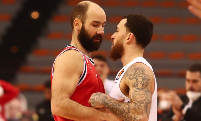 Το... μυστικό της συνομιλίας Σπανούλη-Τζέιμς μετά το Ολυμπιακός-ΤΣΣΚΑ (photo+video)