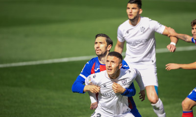 La Liga: Ισόπαλες Εϊμπάρ-Ουέσκα και… χαμός στην «ουρά»! (Video+Photos)