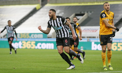 Premier League: Ανασαίνει η Νιούκαστλ