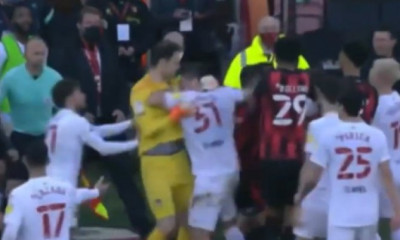 Χαμός στο Μπόρνμουθ - Γουότφορντ: Τσαμπουκάς και αποβολές (videos)