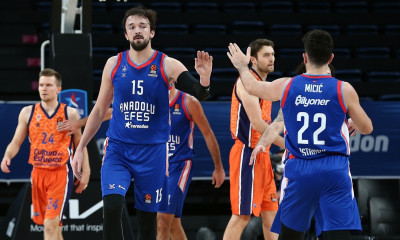 Αναντολού Εφές - Βαλένθια 99-83: Την εκτέλεσε από το τρίποντο