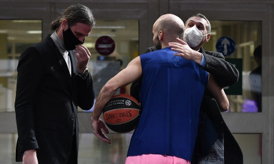 Παναθηναϊκός ΟΠΑΠ-Μπαρτσελόνα: Η υποδοχή στον Νικ Καλάθη και η βράβευσή του (videos+photos)