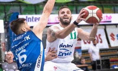 Ασταμάτητος Παππάς οδηγεί την Ζιελόνα Γκόρα