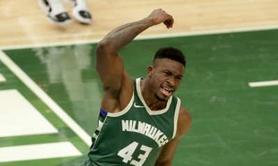 Επικός Θανάσης: Έψαχνε... ψησταριά στο Σικάγο για να τσικνίσει (photos)