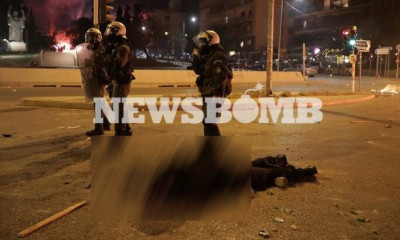 Επεισόδια στη Νέα Σμύρνη: Τραυματίας αστυνομικός μετά από ξυλοδαρμό - Του πήραν το όπλο