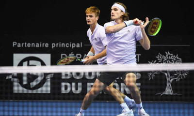 Αδέρφια Τσιτσιπά: Ήττα για τον Πέτρο, με Πούιγ ο Στέφανος - Την Τετάρτη παίζουν διπλό