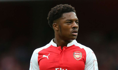 Άρσεναλ: Άσχημα μπλεξίματα λόγω Άκπομ και ΠΑΟΚ πριν τον Ολυμπιακό