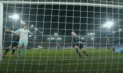 Bundesliga: Σώθηκε η Βέρντερ, έμεινε στο χείλος του γκρεμού η Αρμίνια (video+photos)