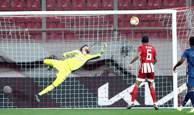 Ολυμπιακός-Άρσεναλ: Εκρηκτικό ξεκίνημα με δοκάρι για τους «κανονιέρηδες» (video)