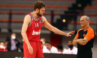 Βεζένκοφ: «Παίξαμε σπουδαία άμυνα μετά την 1η περίοδο»