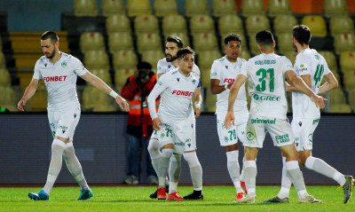 Κύπρος: Πήρε το ντέρμπι και φουλάρει για τον τίτλο η Ομόνοια! (video+photos)