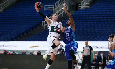 Παναθηναϊκός ΟΠΑΠ-Ιωνικός 98-74: Έφαγε... ξύλο, σοβαρεύτηκε και «βομβάρδισε» με Μπρέι και Χεζόνια