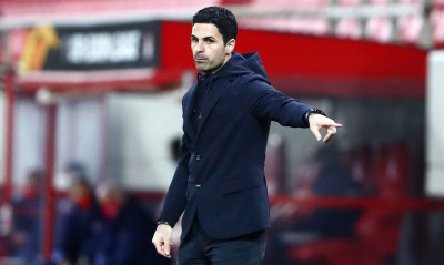 Άρσεναλ: «Εμφύλιος» πριν τον Ολυμπιακό - «Να μάθει να σέβεται» (photos+video)