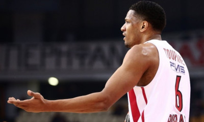 NBA: Ανακοίνωσαν Τουπάν οι Μπακς (photos)