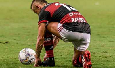 Στον… αέρα πρώην άσος του Ολυμπιακού! (Photos)