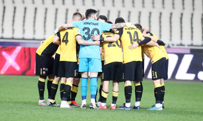 ΠΑΟΚ-ΑΕΚ: Μέσα Μπακάκης, Αλμπάνης - Η αποστολή της Ένωσης για Τούμπα