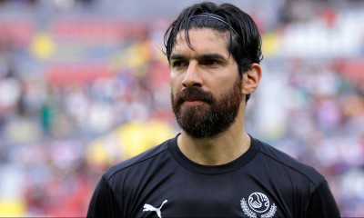 Σπάει τα κοντέρ ο Αμπρέου - Βρήκε τη 31η ομάδα του στα 44 (photos+videos)