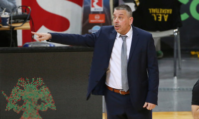 AEK-Παπαθεοδώρου: «Πρέπει να προχωρήσουμε…»