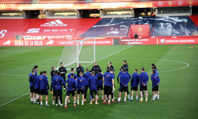 Ισπανία-Ελλάδα: Στις 21:45 με... διπλή μετάδοση