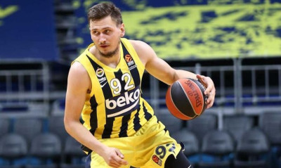 Φενέρμπαχτσε: Εκτός και με Ολυμπιακό ο Ουλανόβας