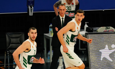 Euroleague: Η τάπα της βραδιάς «βαφτίστηκε» φάουλ στο Εφές-Παναθηναϊκός (video)