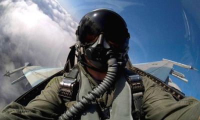 25η Μαρτίου - Ρίγη συγκίνησης: Το μήνυμα του πιλότου του «ΖΕΥΣ» - «Ψηλά τα βλέμματα και οι καρδιές»