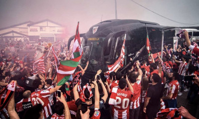 Τραγελαφικές εικόνες: Οπαδός της Μπιλμπάο βούτηξε στο κενό (video+photos)