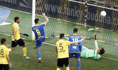 Άρης - Αστέρας Τρίπολης: Το ακυρωθέν γκολ του Βαλιέντε και το ροζ μαλλί του Σάκιτς (video+photos)