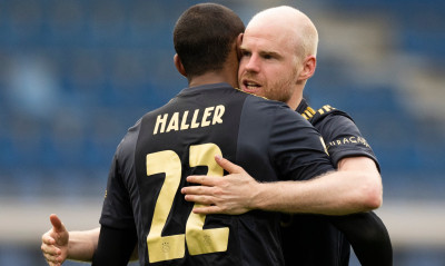 Eredivisie: Ακάθεκτος ο Άγιαξ, λύγισε και τη Χέρενφεν (photos)