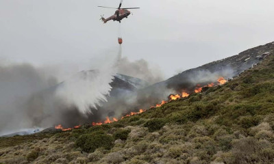 Φωτιά Άνδρος: Μαίνεται η μεγάλη πυρκαγιά - Ενισχύθηκαν οι πυροσβεστικές δυνάμεις (pics+vids)