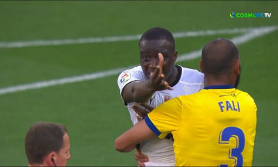 Χαμός στη LaLiga: Έφυγε από το γήπεδο η Βαλένθια για ρατσιστική επίθεση πρώην παίκτη της ΑΕΚ (video)