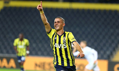 Εκατομμύρια στα πόδια της Φενέρ για τον Πέλκα! (photos)