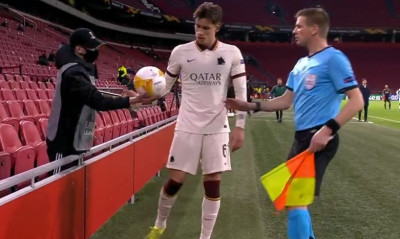Άγιαξ-Ρόμα: Ball boy πέταξε τη μπάλα στη μούρη του Καλαφιόρι! (Video)