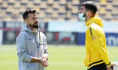 Άρης-ΑΕΚ: Στο γήπεδο ο Μπρούνο Γκάμα - Γι' αυτό έμεινε εκτός αποστολής (photos)