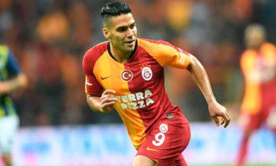 «Συναγερμός» με Φαλκάο: Χτύπησε στο κεφάλι και μπαίνει στο χειρουργείο (photos)