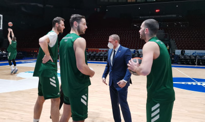 Ζενίτ-Παναθηναϊκός ΟΠΑΠ: Βρήκε γνωστούς και... φίλαθλο στη Ρωσία (videos+photos)