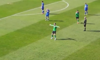 Έγινε viral πρώην τερματοφύλακας του Ολυμπιακού για το γκολ που δέχθηκε (video)