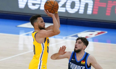 NBA: Μυθικός Κάρι, κορυφή για Σίξερς (videos)