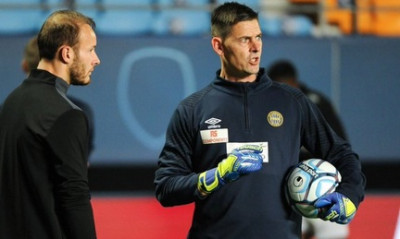 Έπαιξε ο προπονητής τερματοφυλάκων σε αγώνα της Ligue 2 και κράτησε το μηδέν! (photos)