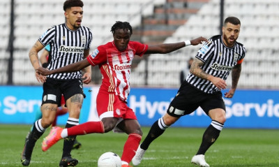 ΠΑΟΚ-Ολυμπιακός: Το δοκάρι του Μπρούμα και η τρομερή επέμβαση του Σα (videos)