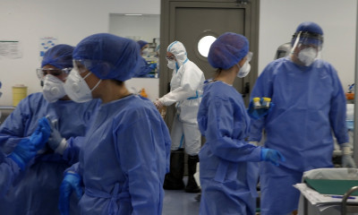 Lockdown: Η κόπωση έφερε χαλάρωση- Ασφυξία στα νοσοκομεία, μάχη να αναχαιτιστεί η πληρότητα στις ΜΕΘ