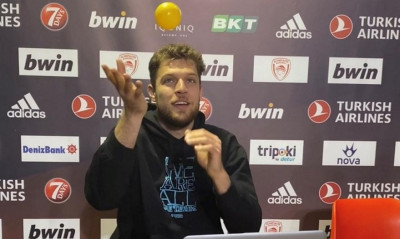 One Team: Υπό τις οδηγίες του κόουτς… Σάσα! (video)