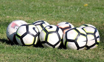 Στον «αέρα» η αναδιάρθρωση - Το αδιέξοδο μετά το «όχι» της Super League 2