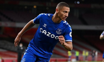 Διπλό στο «Emirates» και ξαναμπαίνει «γερά» στο κυνήγι του Champions League η Έβερτον