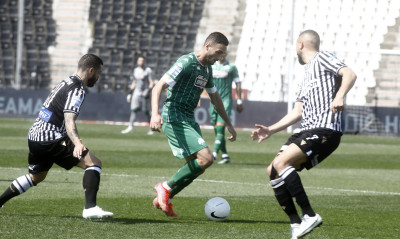 Μακέντα: «Κάθε ματς τα ίδια, δεν είναι αποδεκτό»! (Videos)